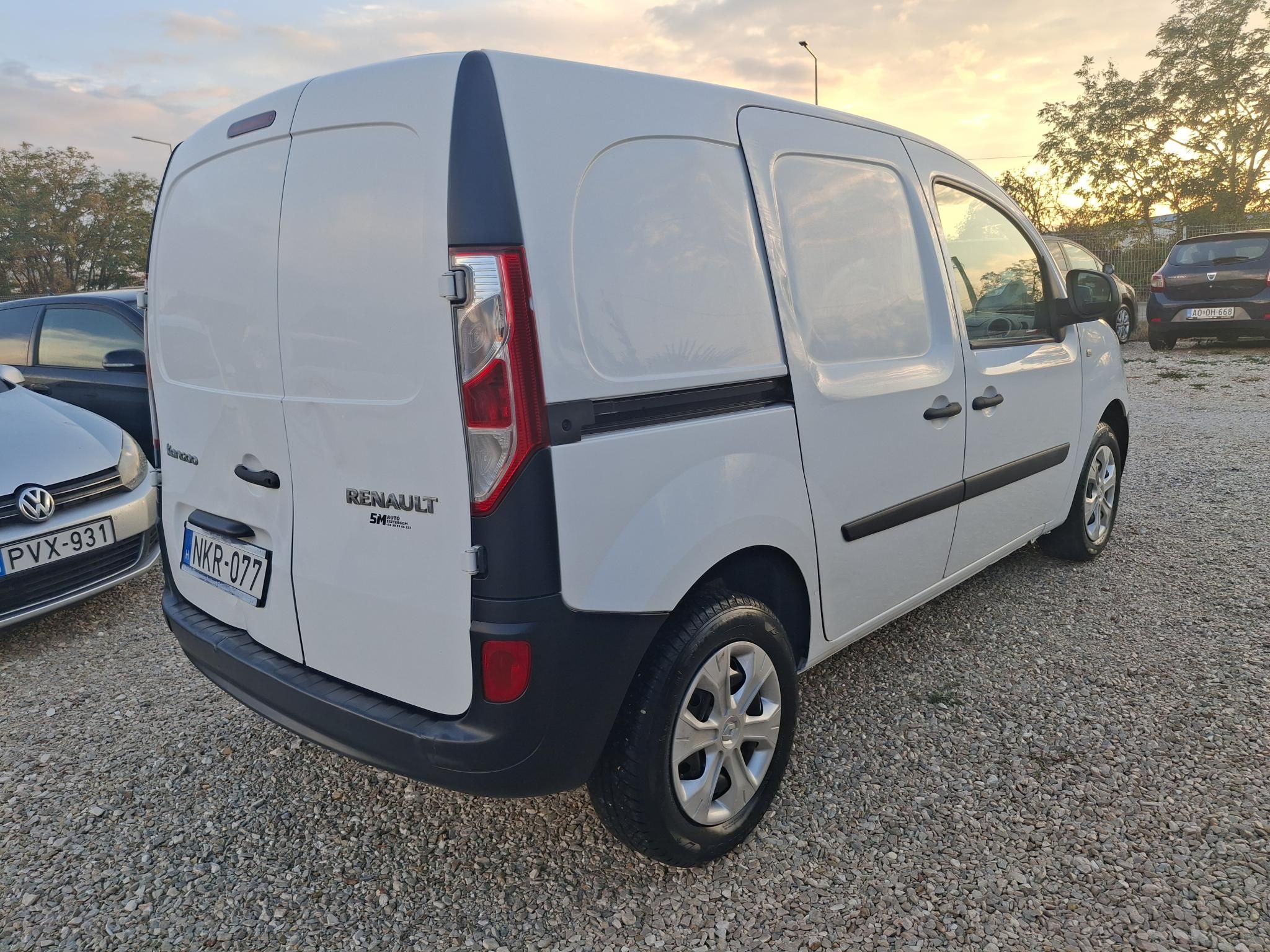 Renault Kangoo Express 1,5 dCi 66 kW Schaltgetriebe Baujahr 2016, Ungarn — Foto 4 von 12