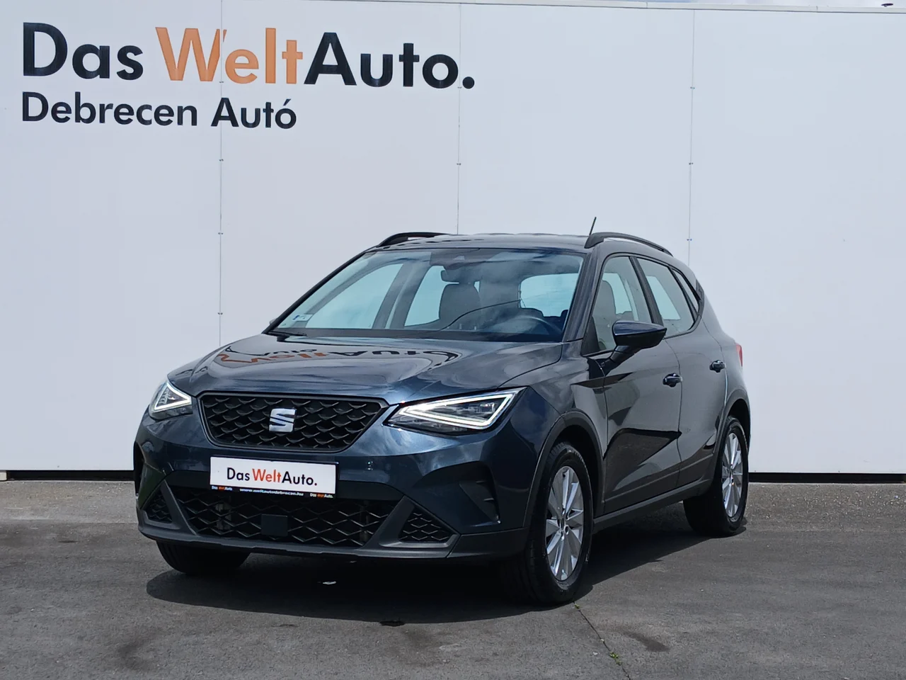 SEAT Arona 1,0 TSI 81 kW DSG Baujahr 2023, Magnetic szürke met, 44.330 km, Ungarn — Foto 1