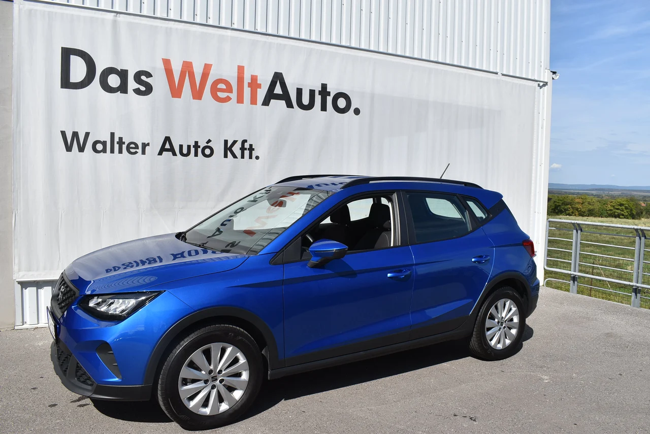 SEAT Arona 1,0 TSI 81 kW Baujahr 2023, blau, 38.853 km, Ungarn — Foto 1