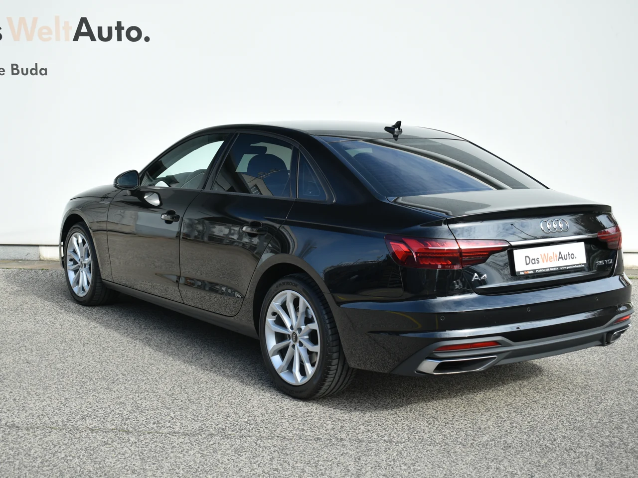 Audi A4 2,0 120 kW TDI Automatik Baujahr 2023, Mítoszfekete metál, 70.269 km, Ungarn — Foto 2 von 21