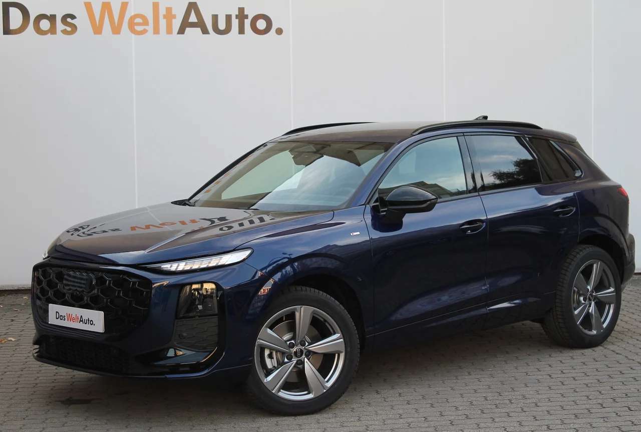 Audi Q3 2,0 110 kW TDI Automatik Baujahr 2025, Navarra kék metál, 20.386 km, Ungarn — Foto 1