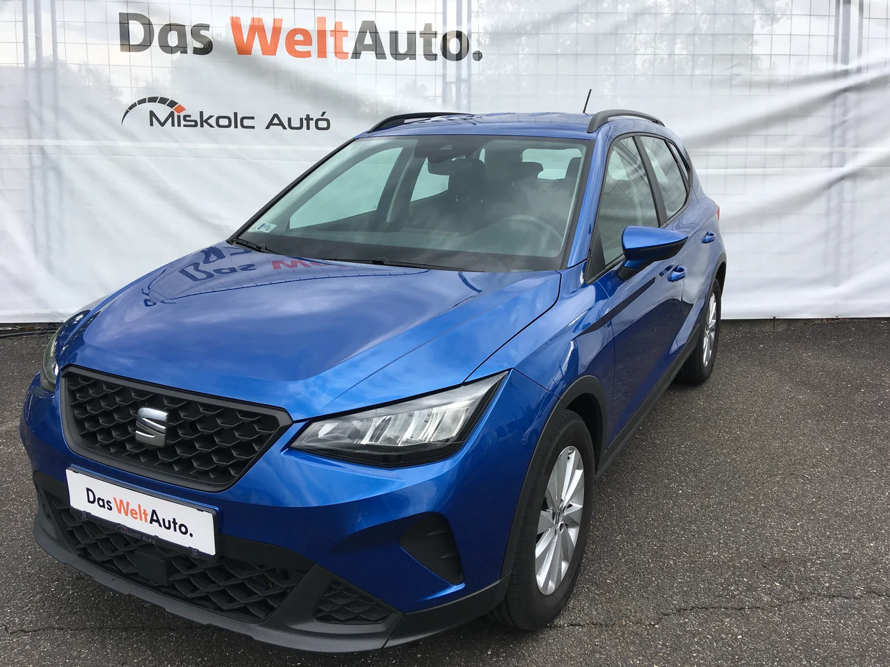 SEAT Arona 1,0 TSI 85 kW DSG Baujahr 2024, Zafír kék metál, 50.000 km, Ungarn — Foto 1