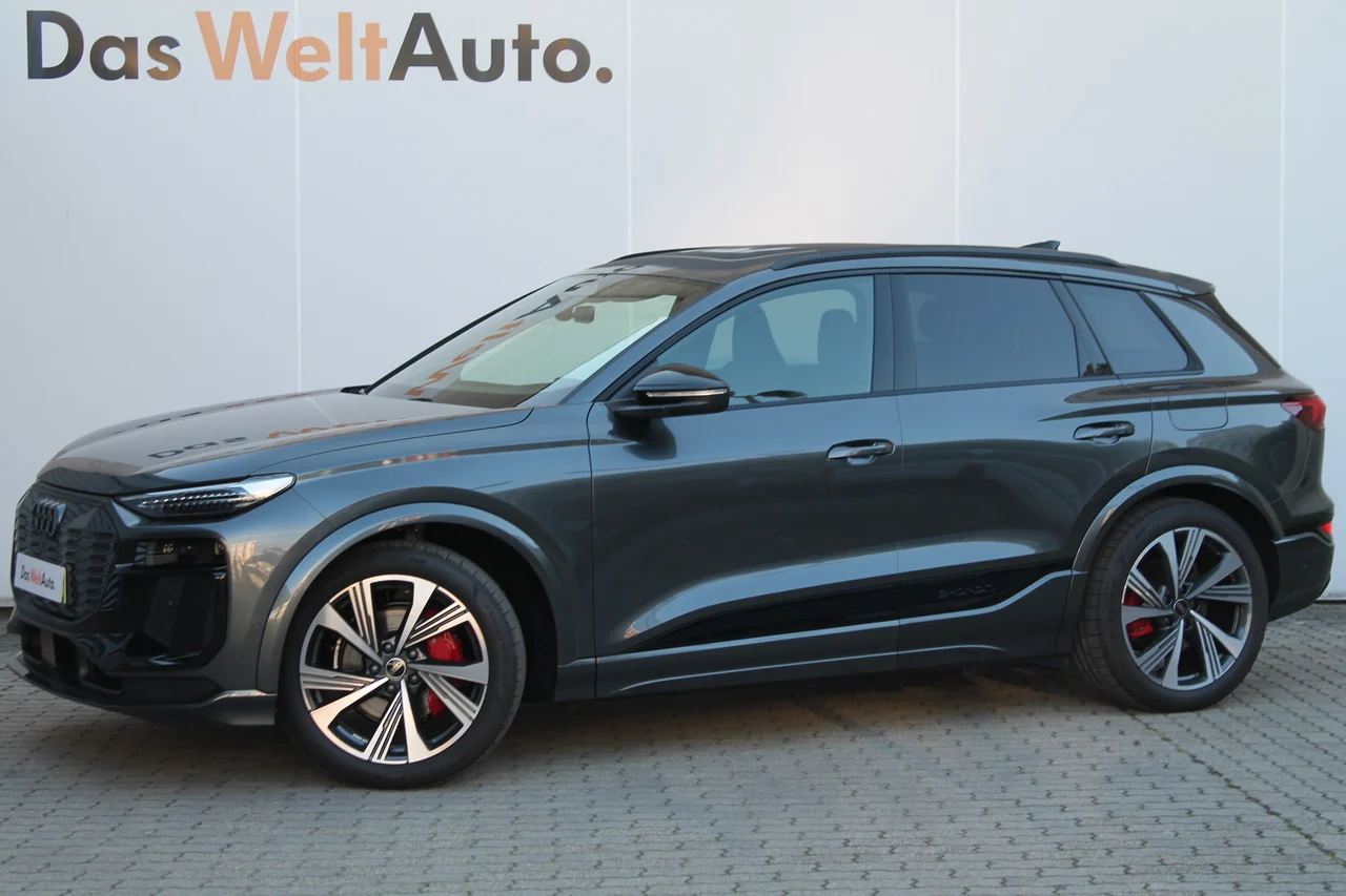Audi Q6 4x4 285 kW Automatik Baujahr 2024, Daytona-szürke gyöngyház, 23.185 km, Ungarn — Foto 1