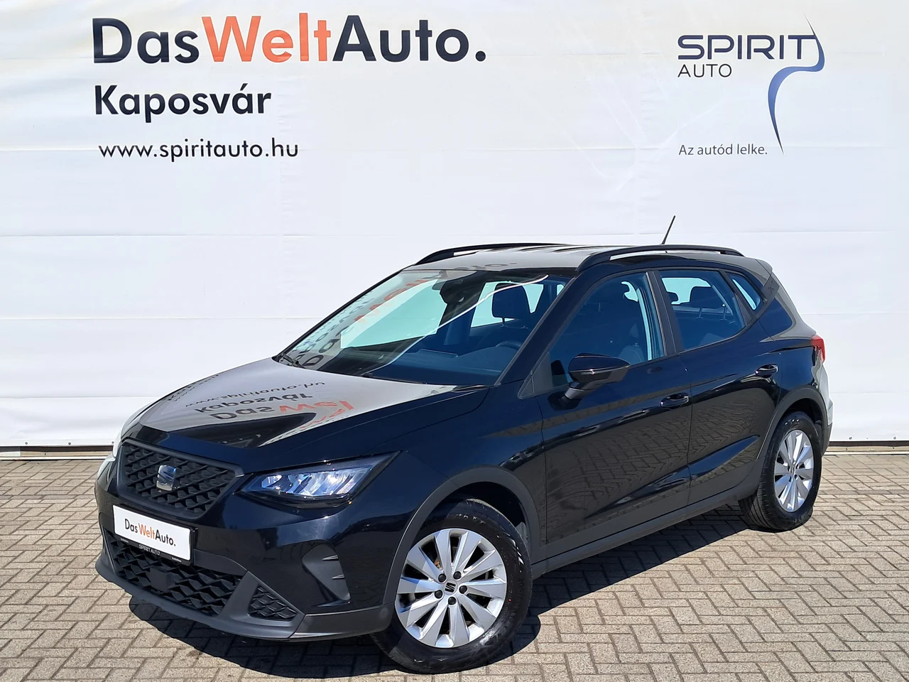 SEAT Arona 1,0 TSI 81 kW Baujahr 2023, Midnight fekete metál, 35.814 km, Ungarn — Foto 1