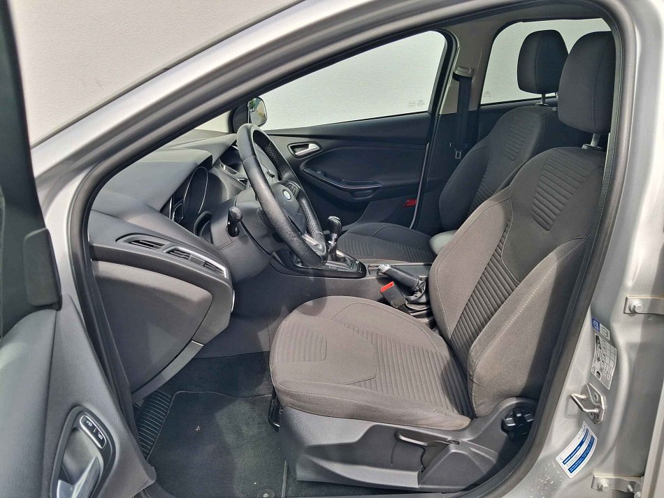 Ford Focus 1,5 TD 88 kW 1.5TD Baujahr 2016, 217.965 km, Tschechien — Foto 9 von 18