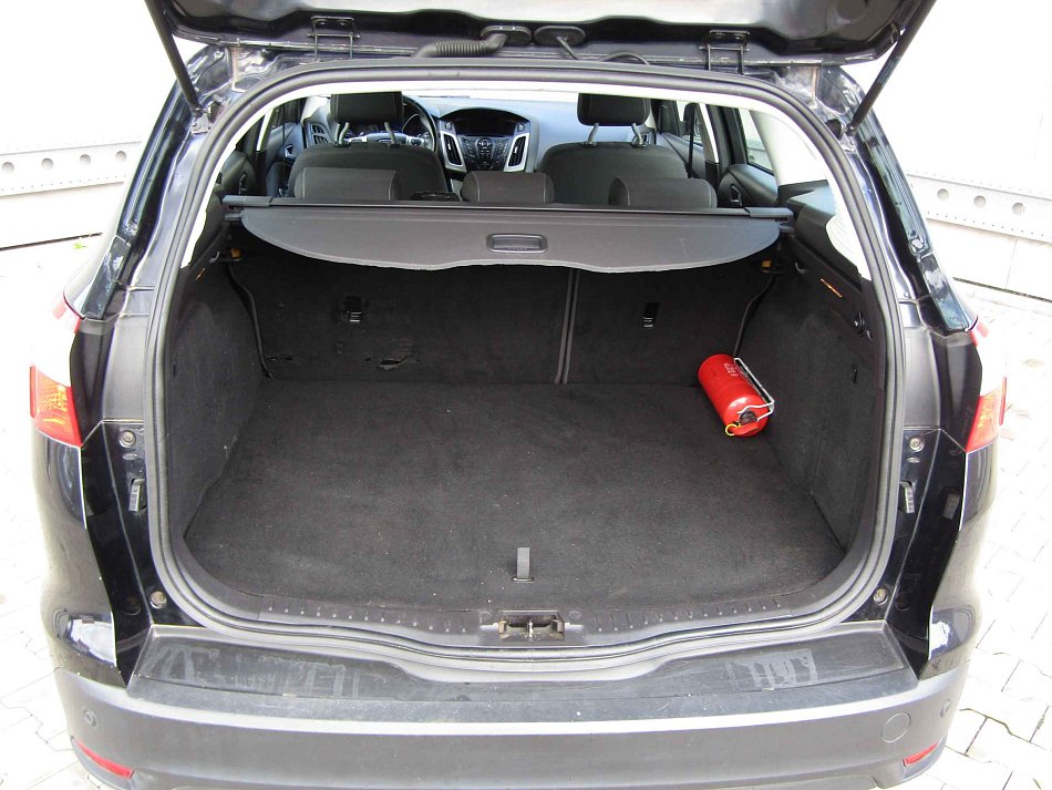 Ford Focus 1,6 TD 77 kW Schaltgetriebe Baujahr 2012, 220.410 km, Tschechien — Foto 7 von 20