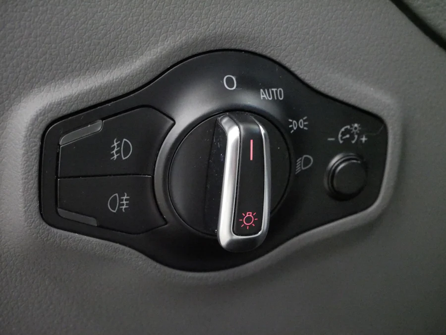 Audi q5 quattro 2,0 TFSI 155 kW Automatik, Tschechien — Foto 13 von 29