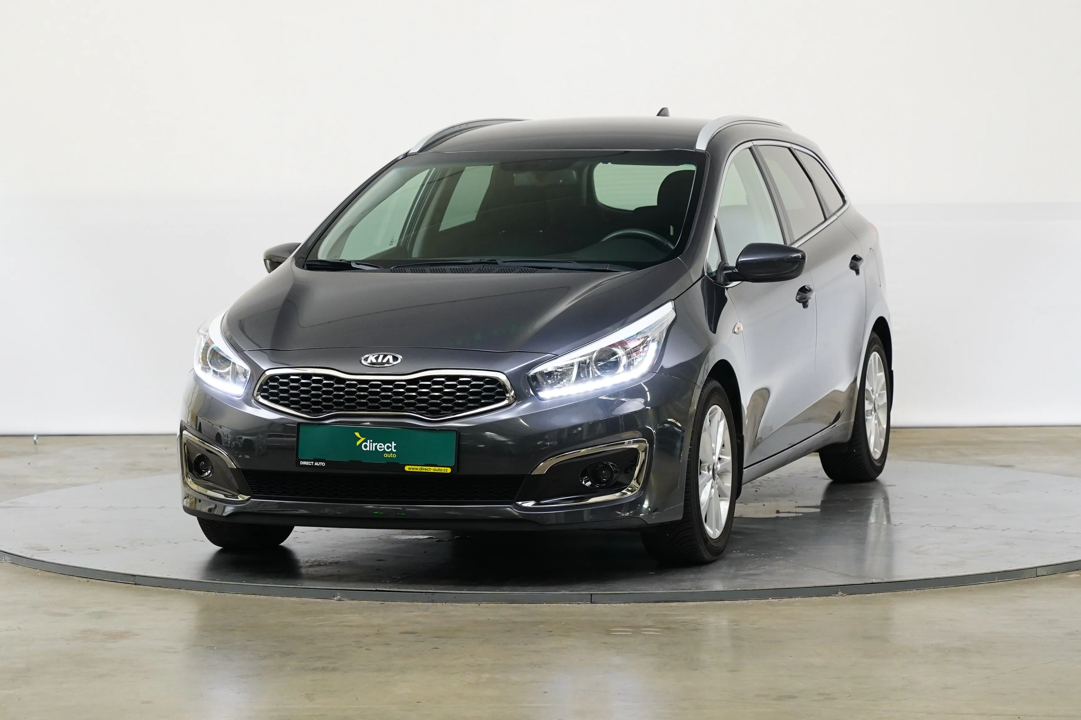 Kia Ceed 1,6 GDI 99 kW Schaltgetriebe, Tschechien — Foto 1