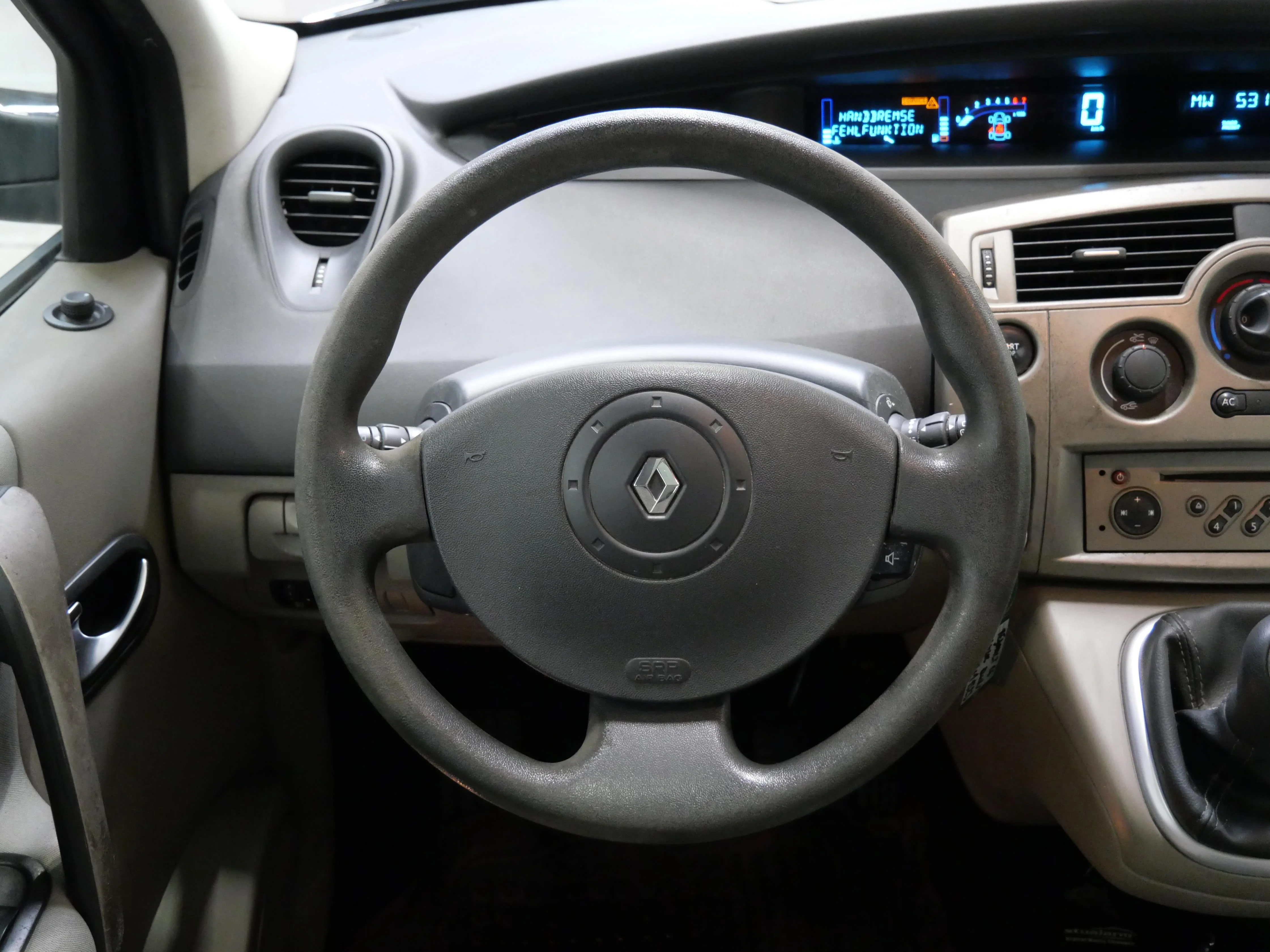Renault Scénic 1,6 82 kW, Tschechien — Foto 5 von 6