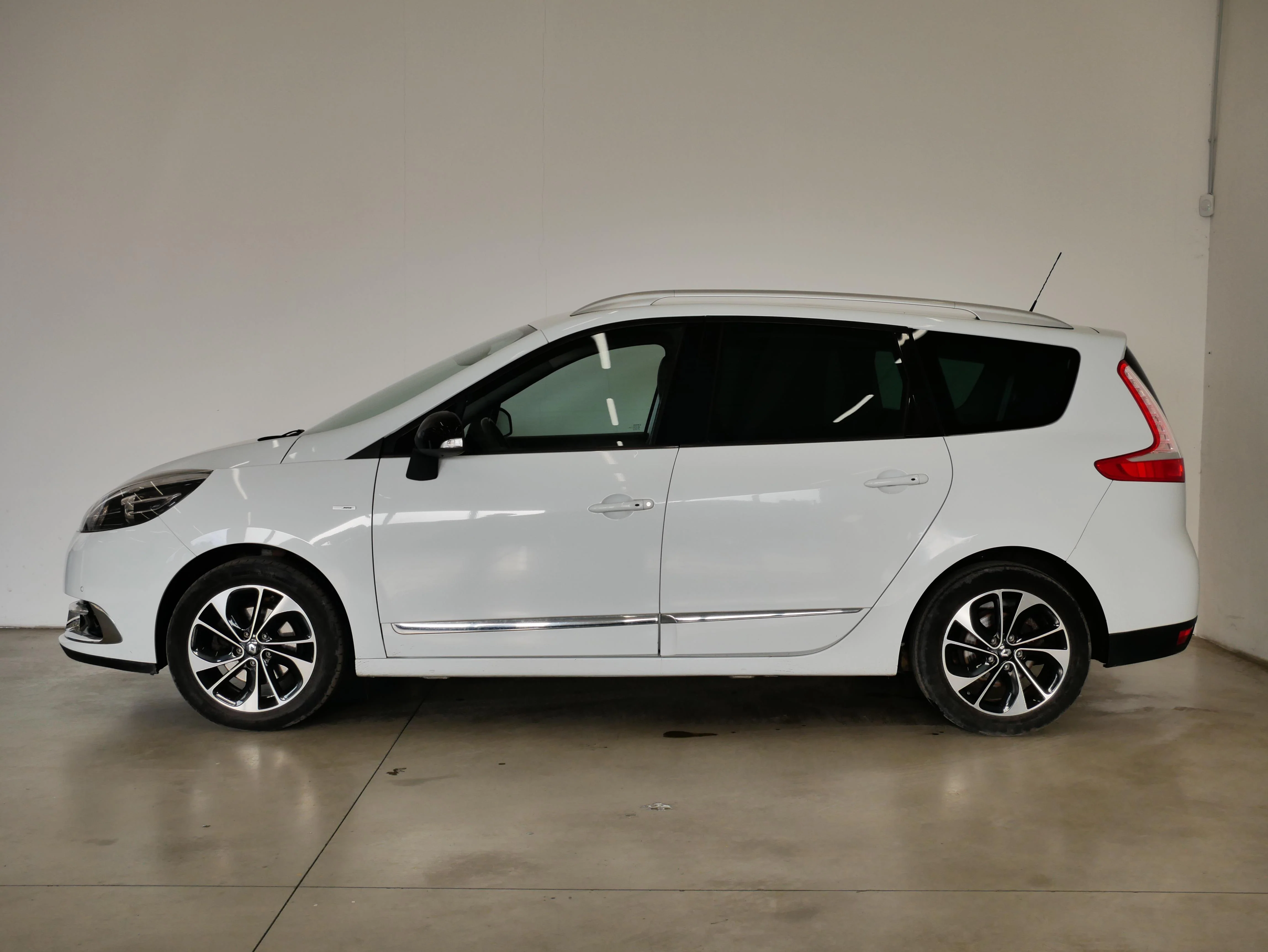 Renault Scénic 1,2 TCe 97 kW, Tschechien — Foto 3 von 6