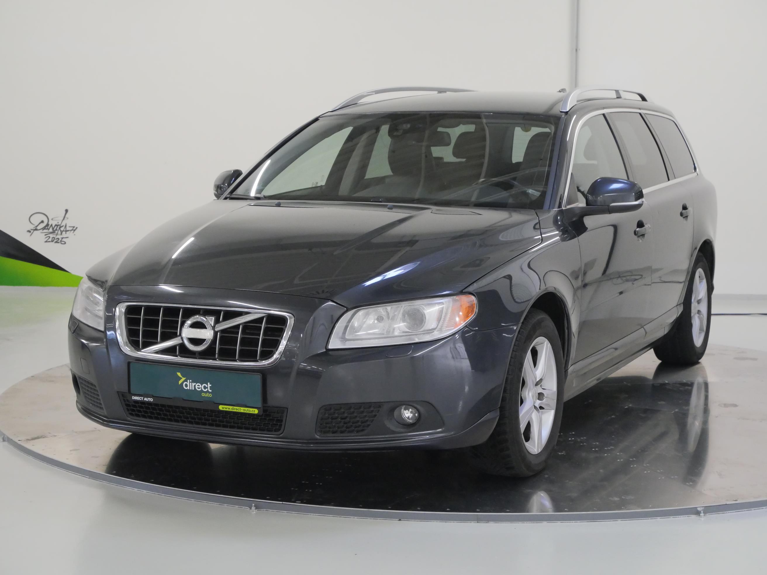 Volvo v70 2,5 2.5T 170 kW Automatik, Tschechien — Foto 1