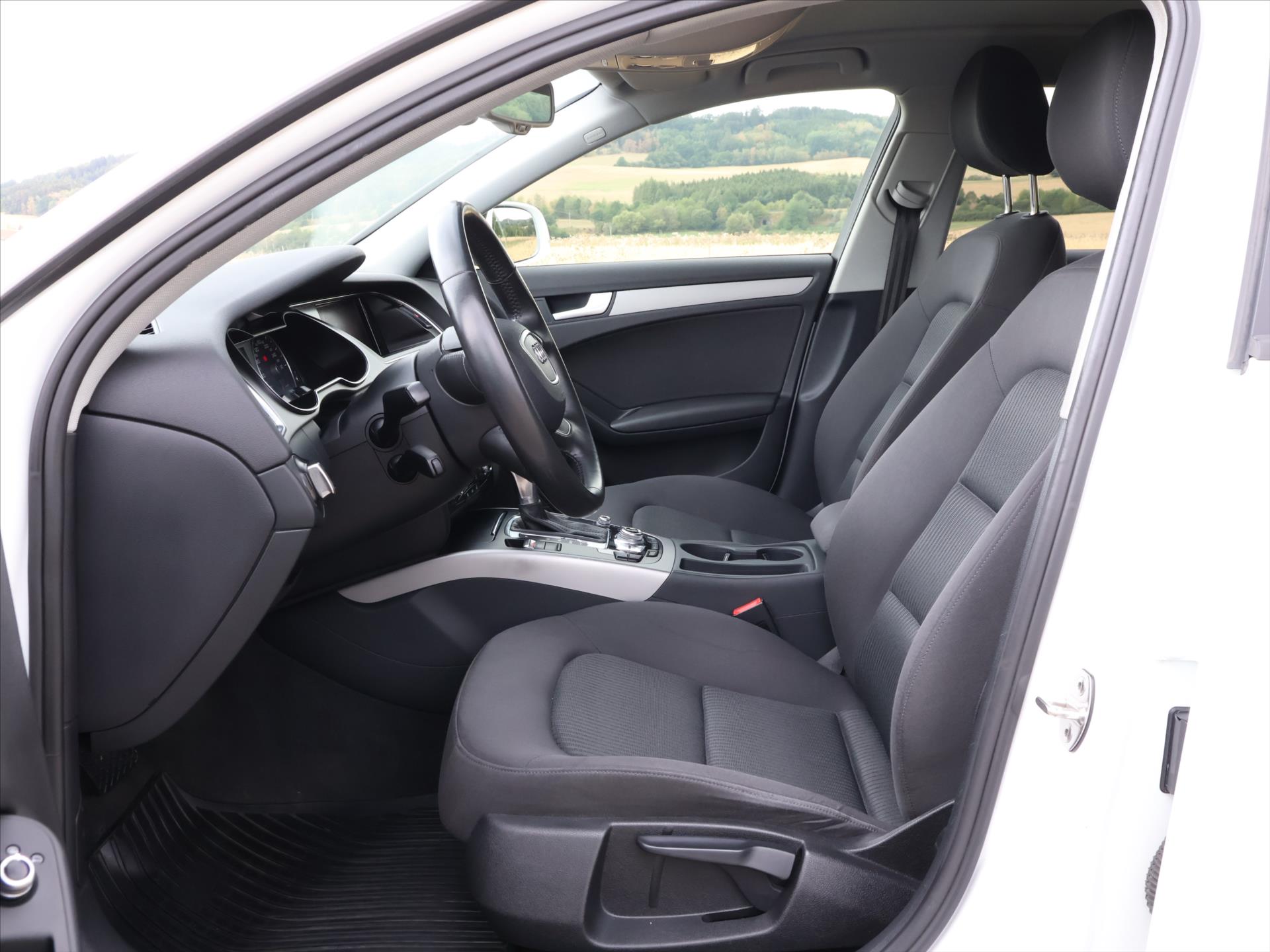 Audi a4 quattro 3,0 TDI 180 kW 180kW Baujahr 2013, 203.948 km, Tschechien — Foto 10 von 38
