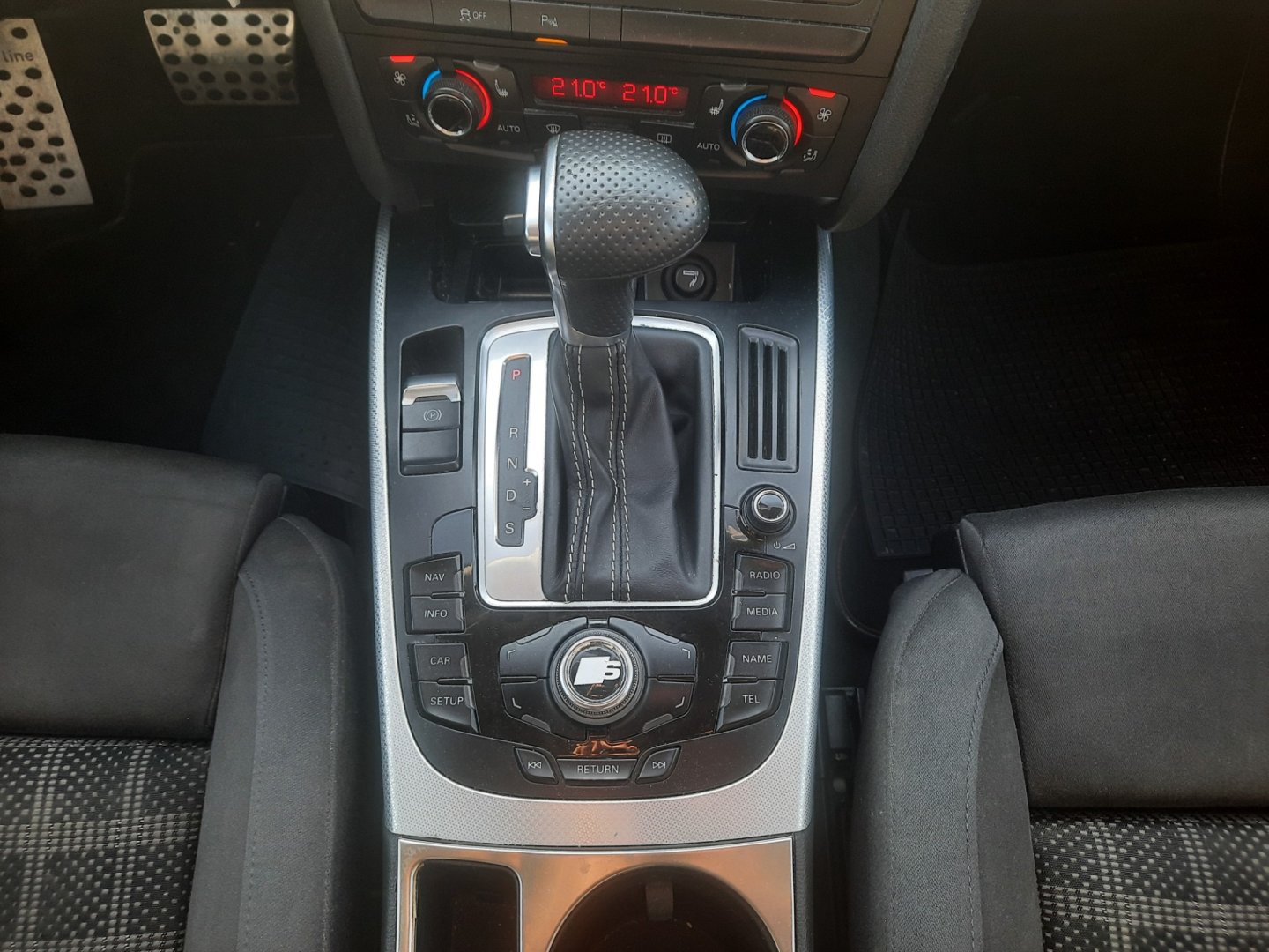 Audi a4 2,7 TDI 140 kW Automatik Baujahr 2010, 256.295 km, Tschechien — Foto 9 von 18