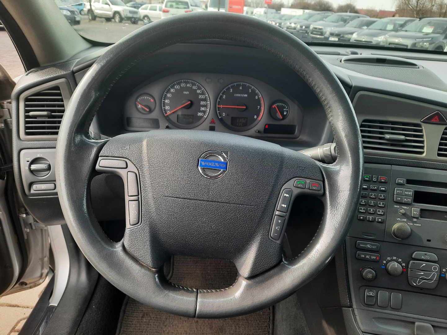 Volvo v70 4x4 2,4 147 kW 147kw Schaltgetriebe Baujahr 2002, 184.624 km, Tschechien — Foto 10 von 17