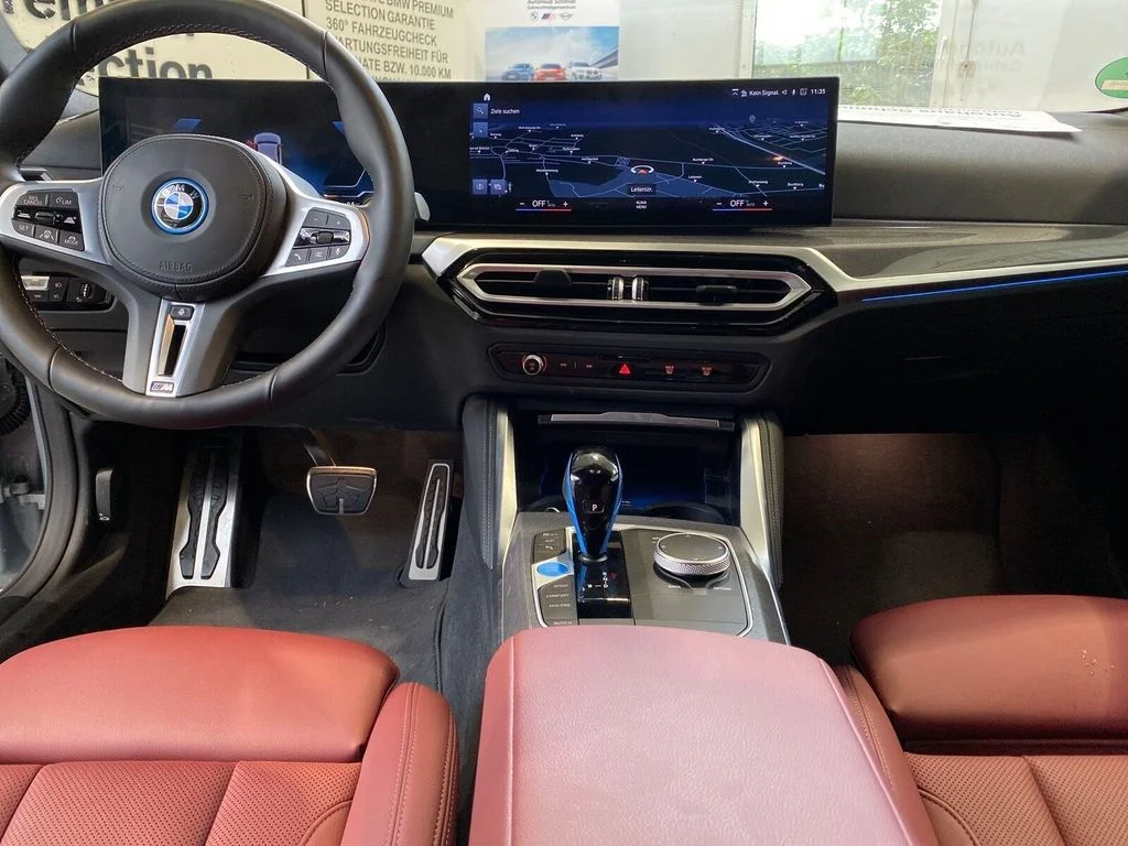 BMW i4 xDrive, Tschechien — Foto 2 von 40