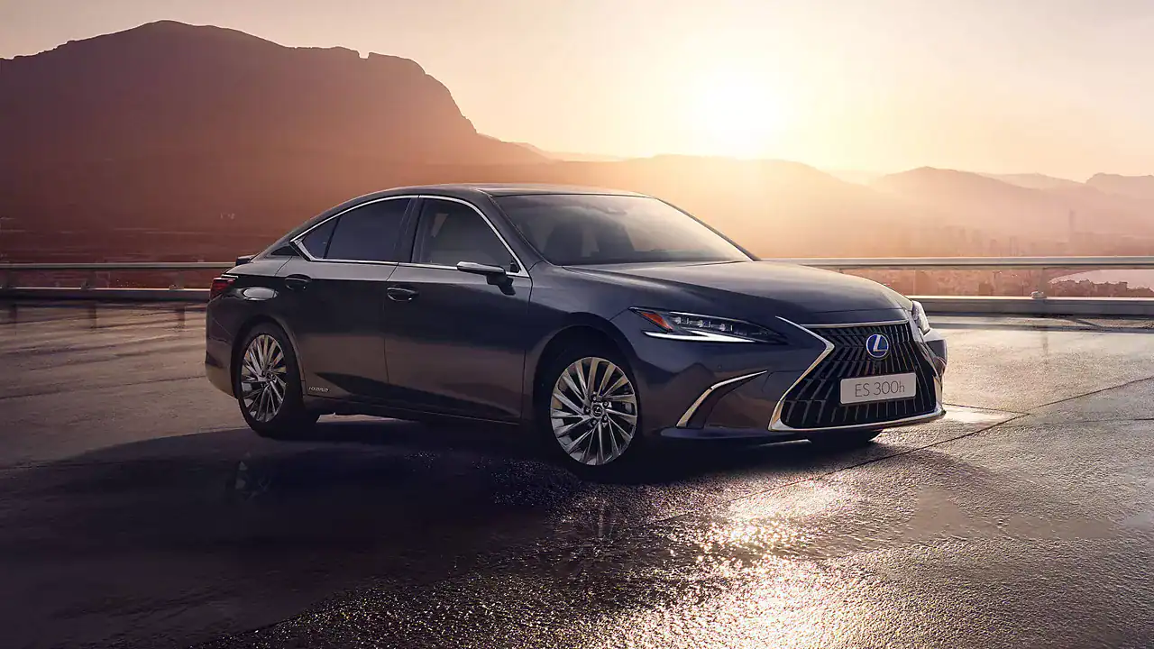 Lexus Es, Polen — Foto 10 von 13
