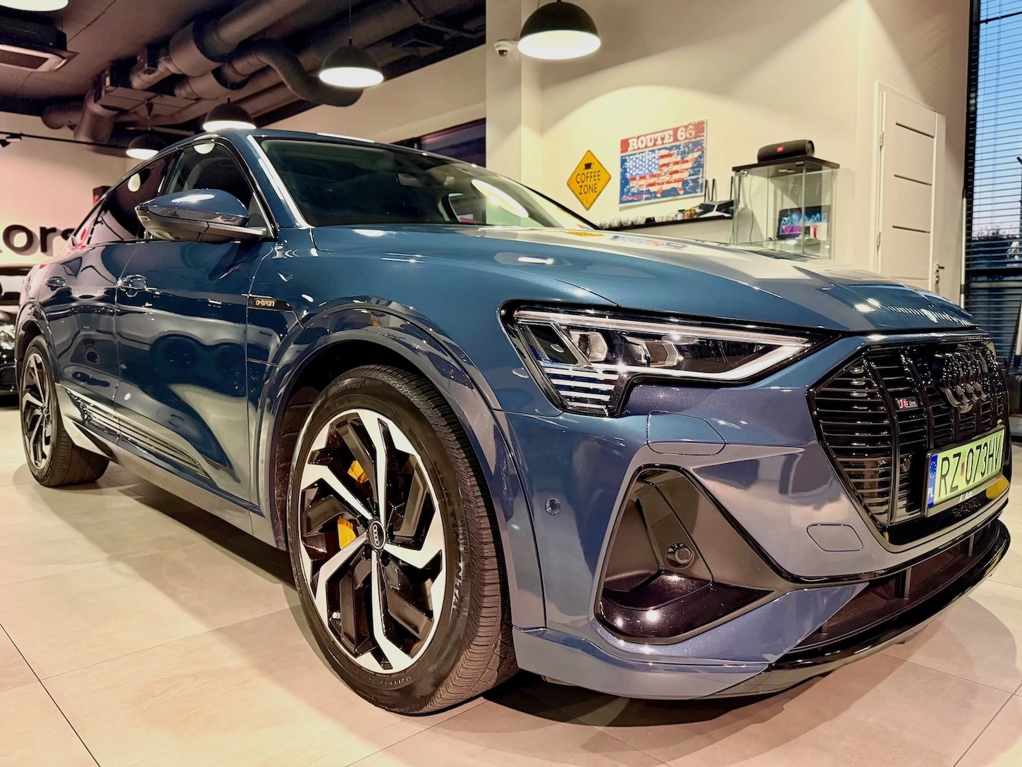 Audi E Tron quattro 6,2 Automatik, modrá, 41.678 km, Polen — Foto 9 von 40