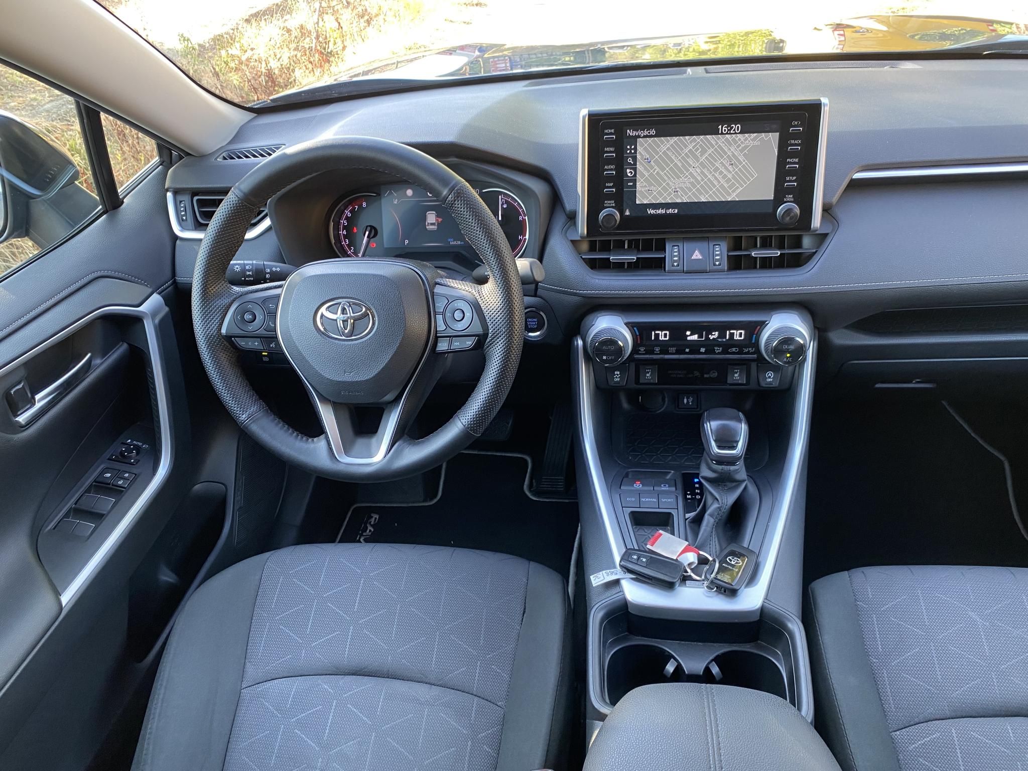 Toyota Rav 4 2,0 129 kW Baujahr 2020, Ungarn — Foto 8 von 17