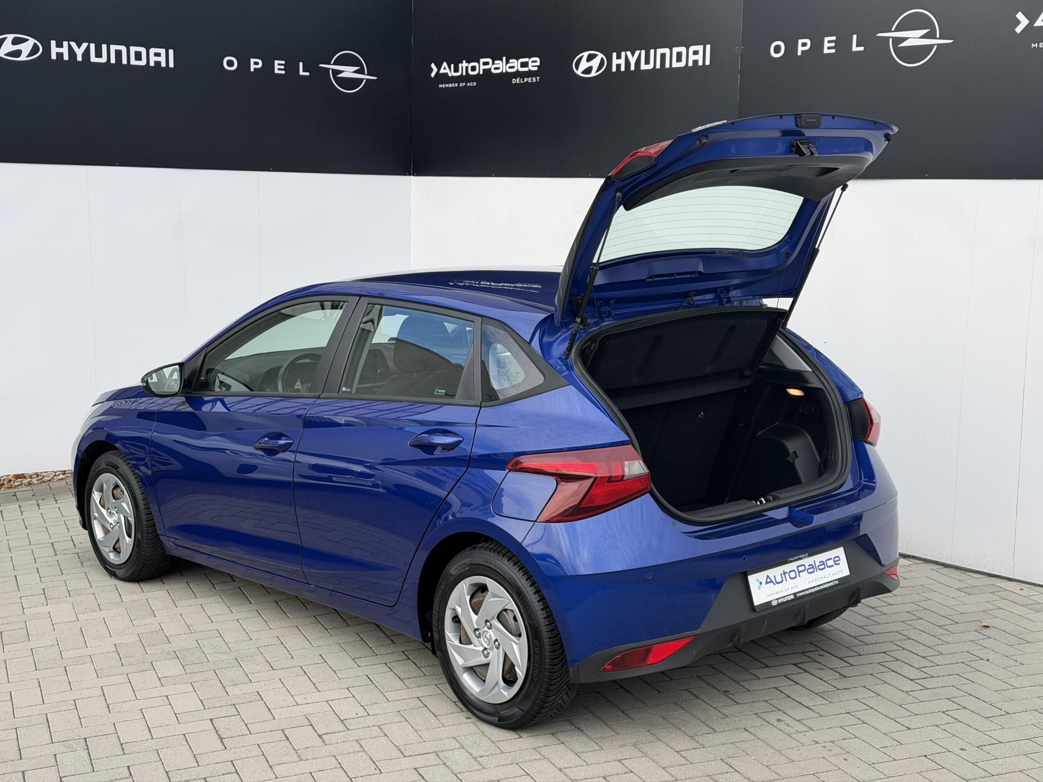 Hyundai i20 1,2 MPI 62 kW Schaltgetriebe Baujahr 2023, 61.159 km, Ungarn — Foto 7 von 12