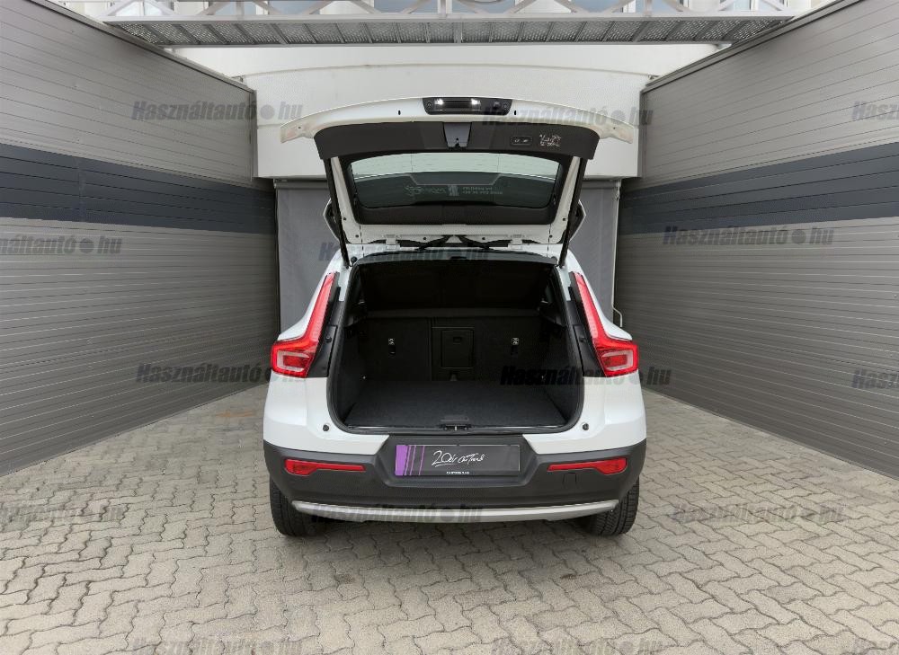 Volvo XC40 1,5 120 kW Schaltgetriebe Baujahr 2021, 127.466 km, Ungarn — Foto 16 von 28