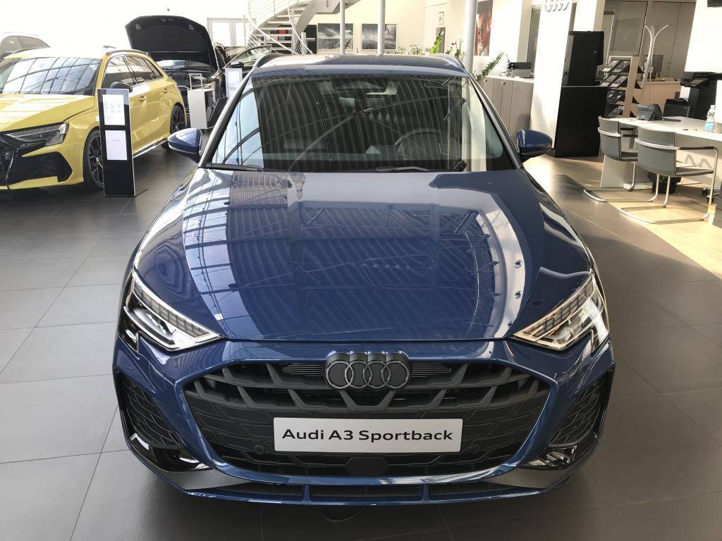 Audi a3 110 kW 1,5TFSI 110kW Automatik, Tschechien — Foto 2 von 5