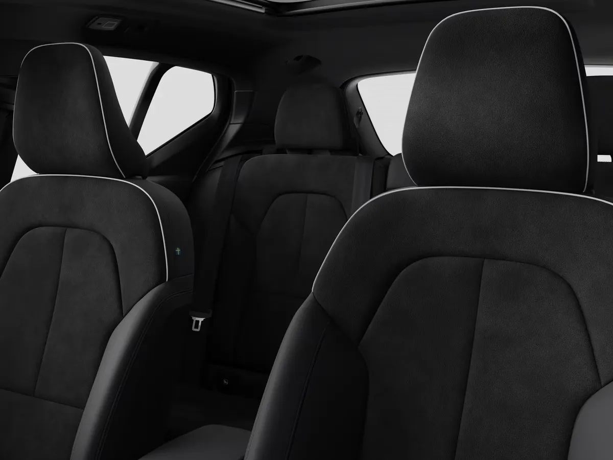 Volvo XC40 2,0 120 kW Automatik, Tschechien — Foto 4 von 15