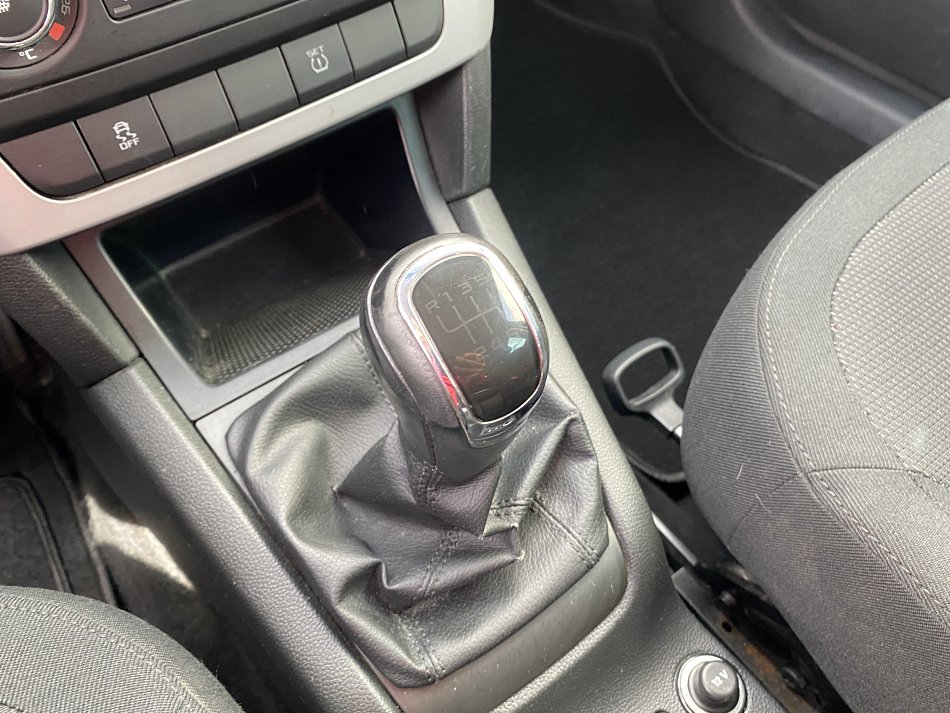 Škoda Yeti Ambiente 90 kW 1.4 TSi Schaltgetriebe Baujahr 2011, 172.147 km, Tschechien — Foto 16 von 17