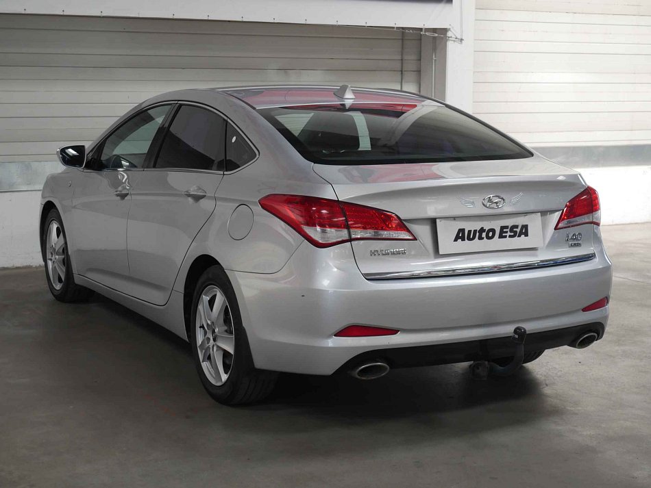 Hyundai i40 85 kW 1.7CRDi Schaltgetriebe Baujahr 2013, 211.430 km, Tschechien — Foto 4 von 22