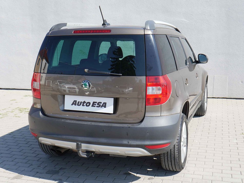 Škoda Yeti 4x4 103 kW 2.0 TDi Schaltgetriebe Baujahr 2011, 246.527 km, Tschechien — Foto 4 von 20