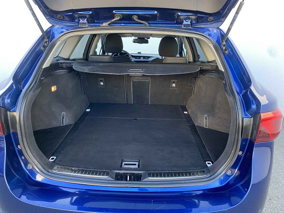 Toyota Avensis 105 kW 2.0D Schaltgetriebe Baujahr 2015, 177.178 km, Tschechien — Foto 7 von 19