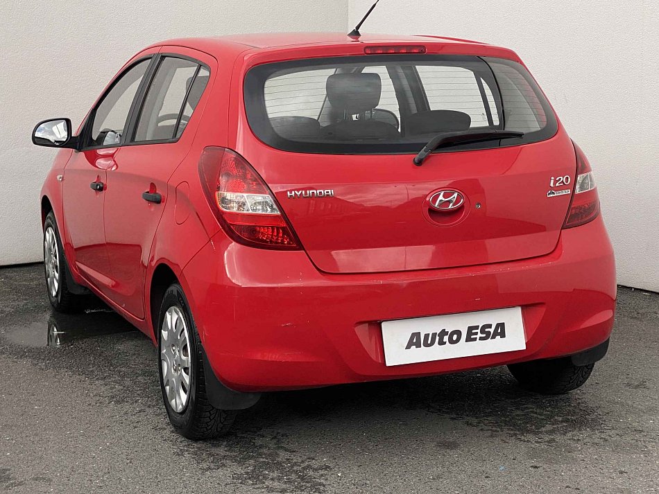 Hyundai i20 57 kW 1.2i Schaltgetriebe Baujahr 2009, 129.318 km, Tschechien — Foto 6 von 14