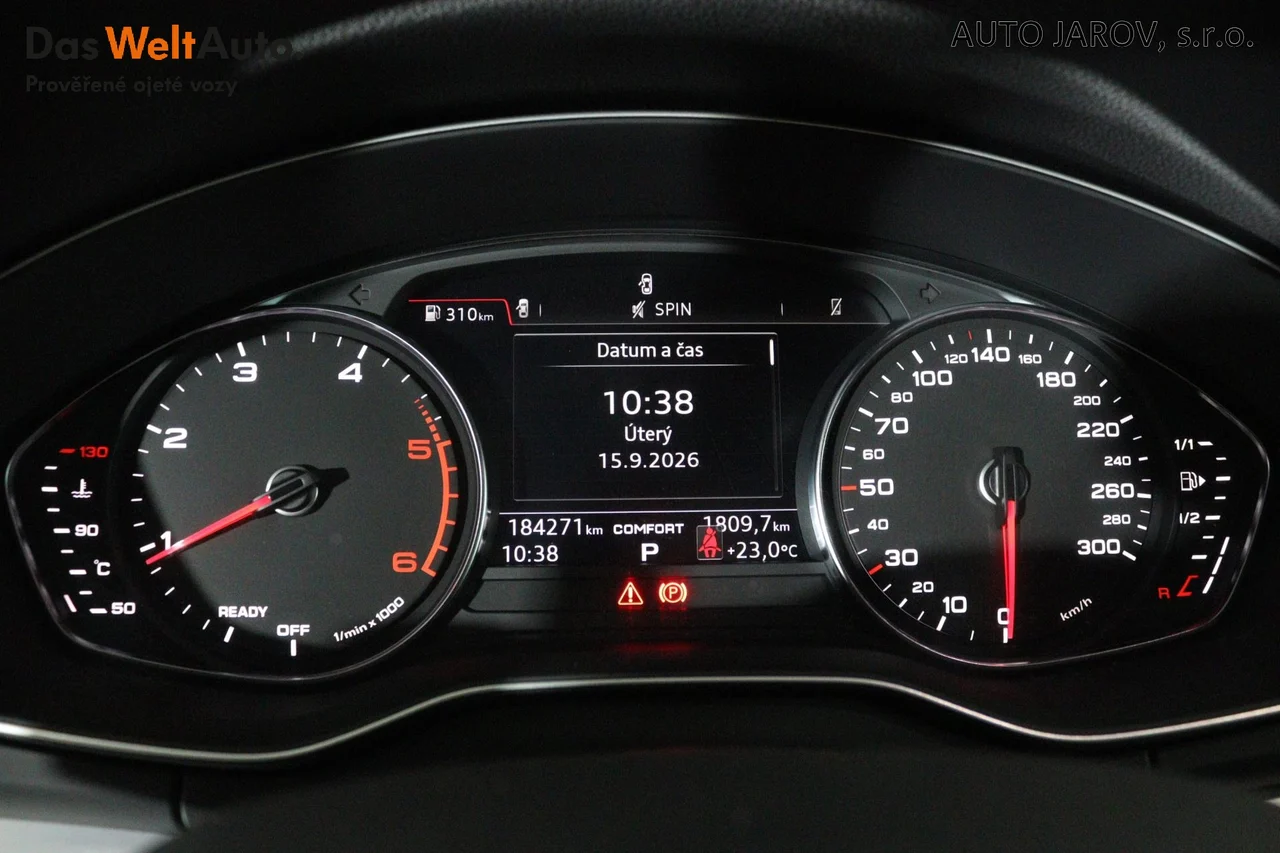 Audi Q5 quattro 2,0 TDI 140 kW Automatik Baujahr 2018, červená - metalická, 184.244 km, Tschechien — Foto 13 von 24