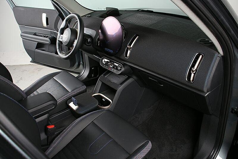 MINI Countryman S ALL4 Automatik Baujahr 2025, 13.400 km, Deutschland — Foto 8 von 18