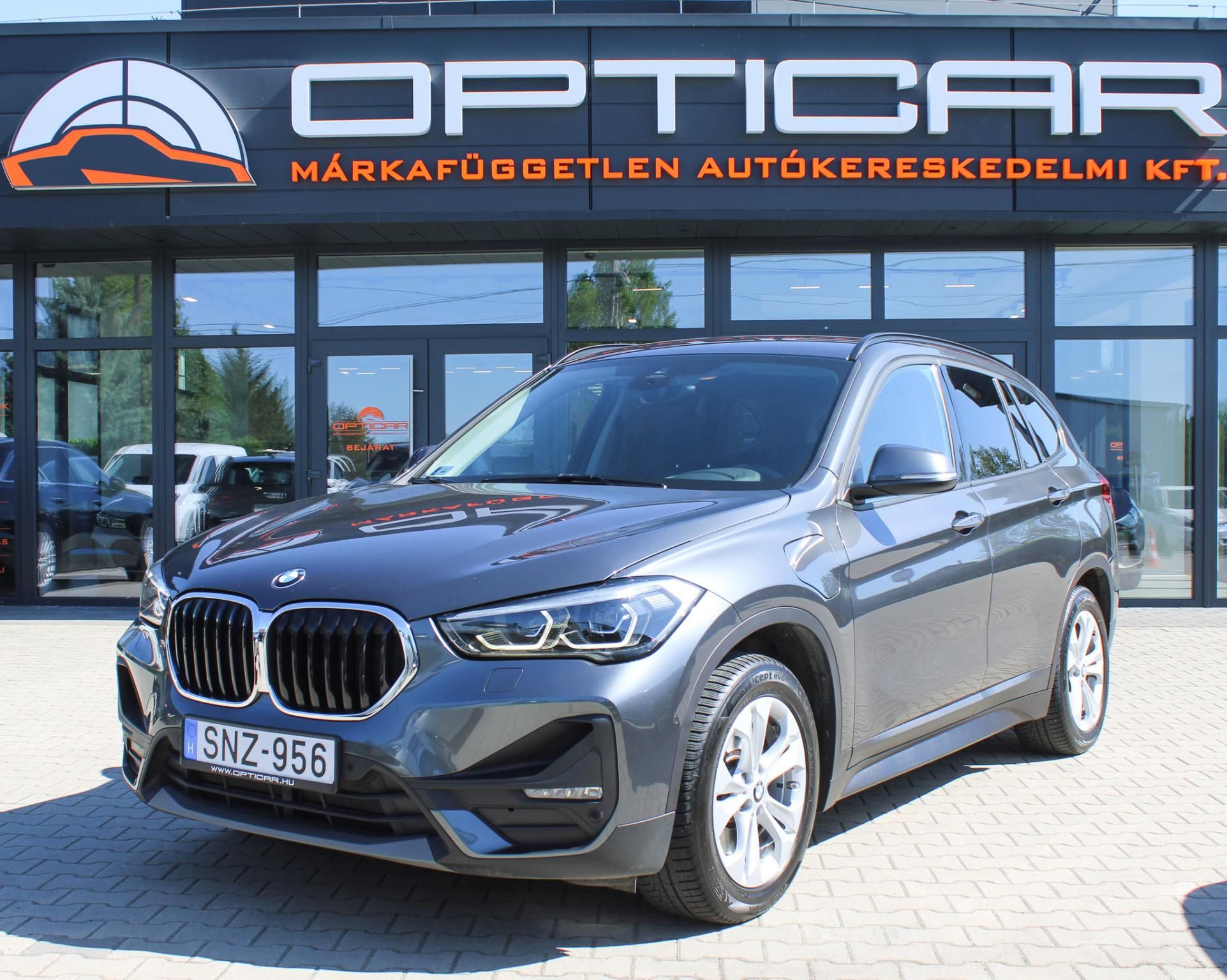 BMW X1 1,5 92 kW Automatik Baujahr 2021, šedá, 91.812 km, Ungarn — Foto 1