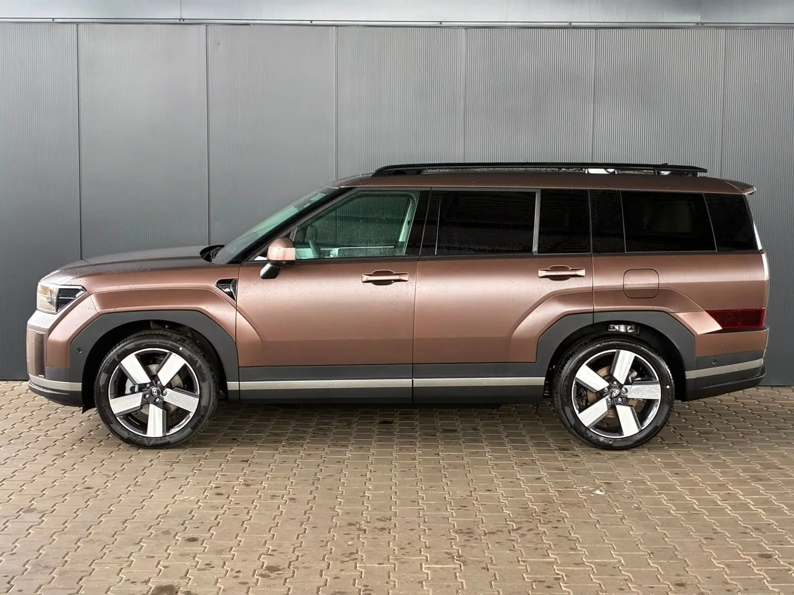 Hyundai Santa FE 1,6 176 kW Automatik Baujahr 2026, braun, 15 km, Deutschland — Foto 3 von 29
