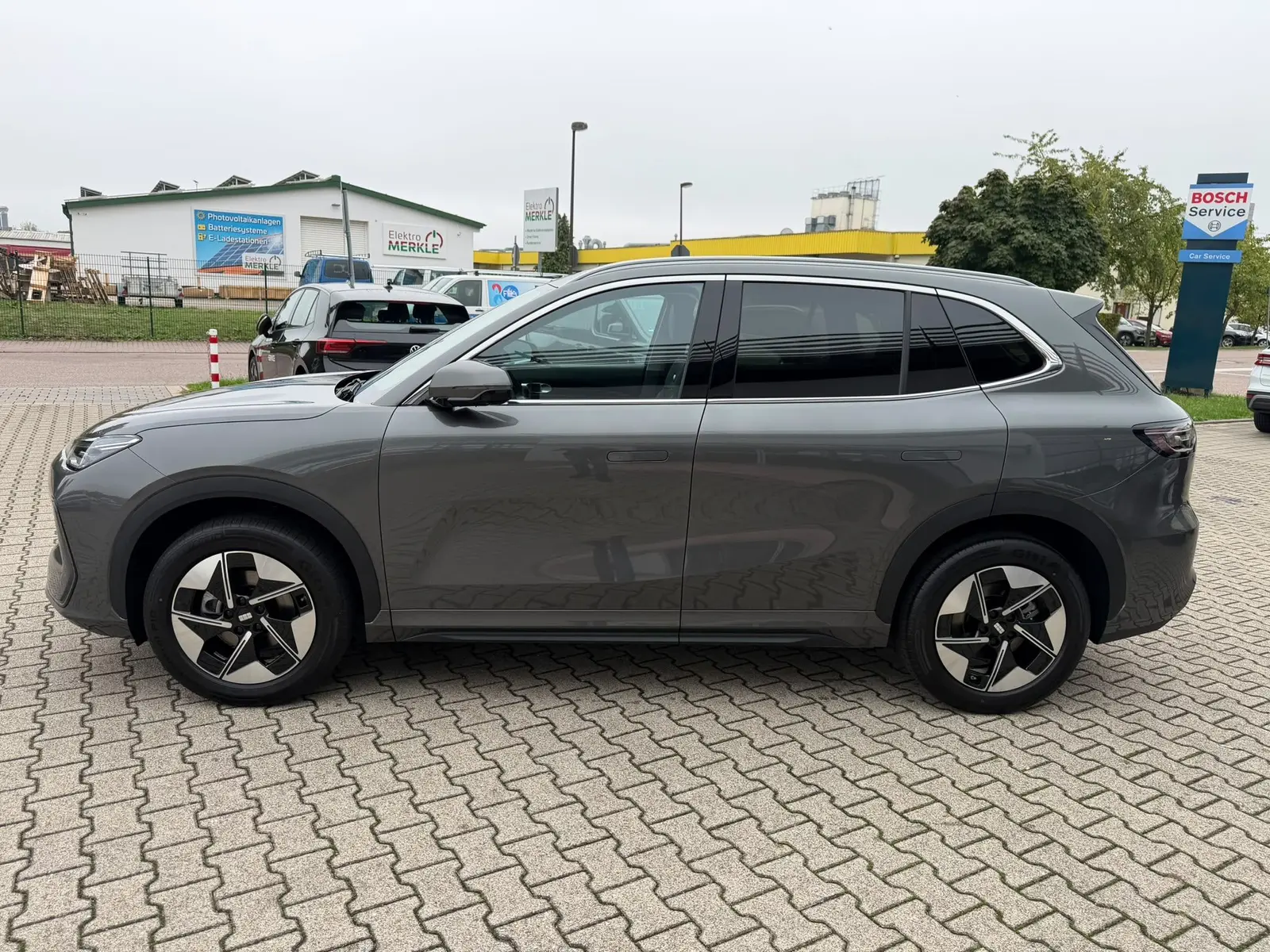 Geely E5 160 kW Automatik, grau, 99 km, Deutschland — Foto 4 von 28
