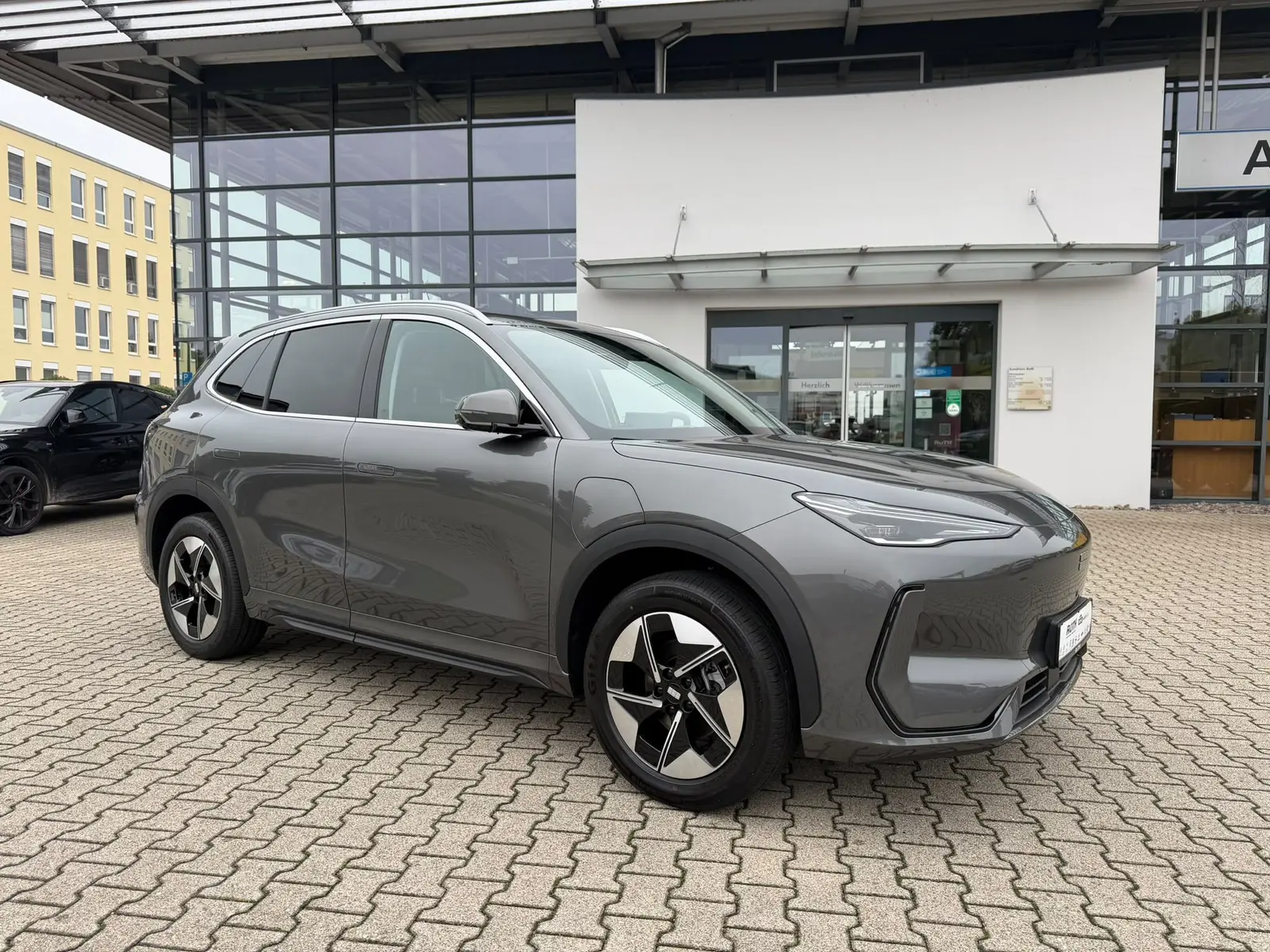 Geely E5 160 kW Automatik, grau, 99 km, Deutschland — Foto 9 von 28