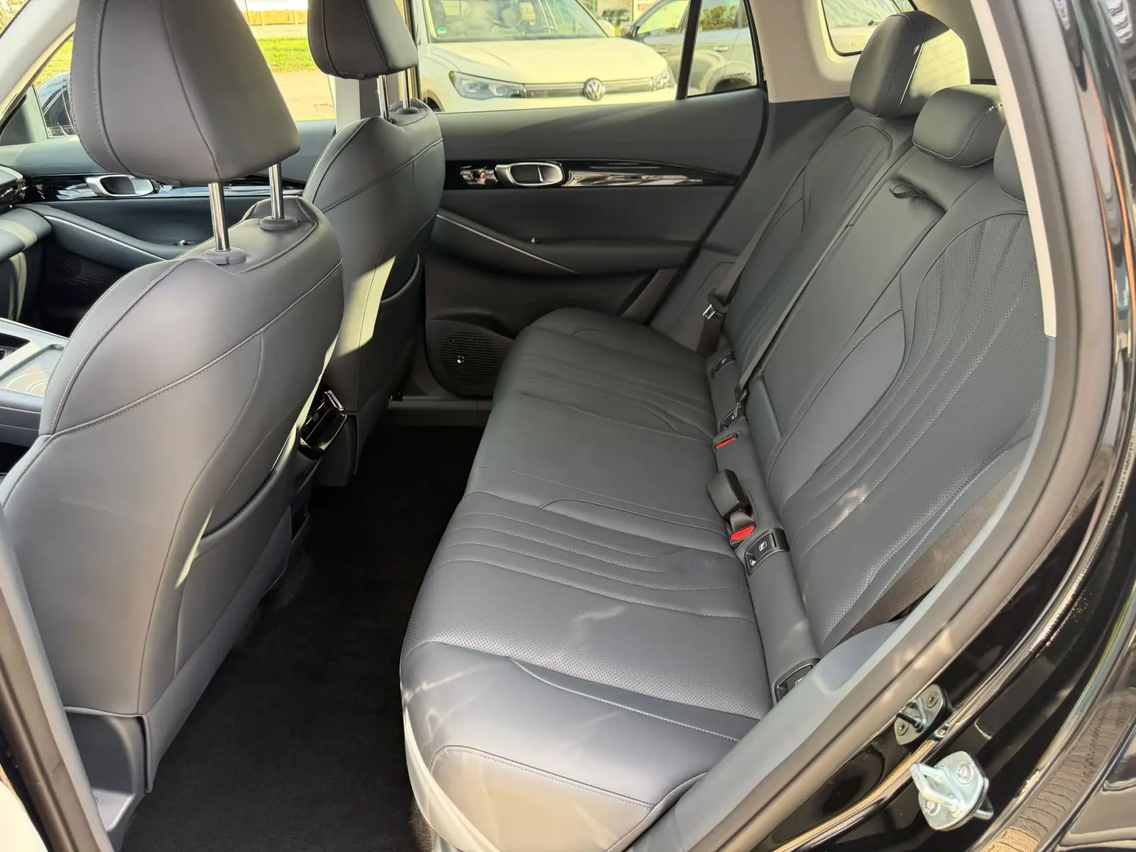Geely E5 160 kW Automatik, schwarz, 99 km, Deutschland — Foto 12 von 27