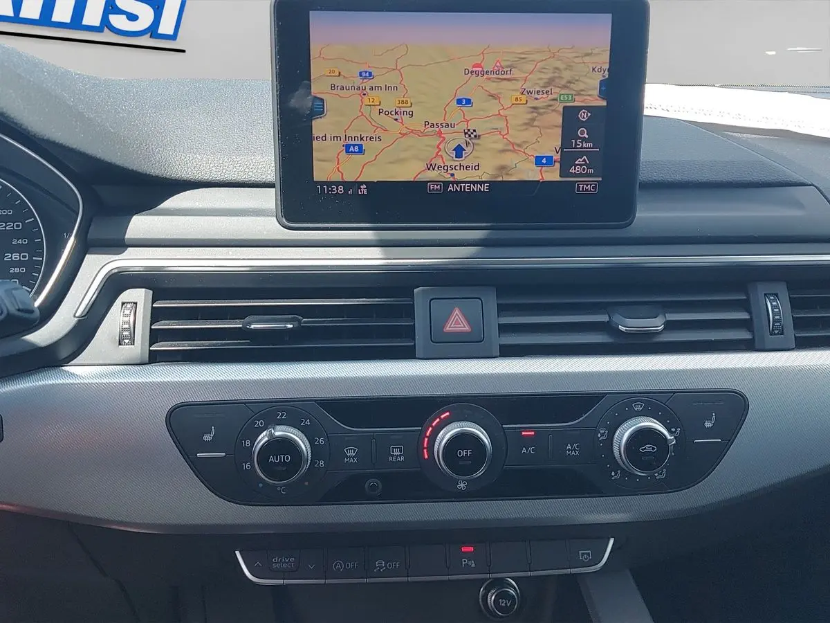 Audi A4 4x4 2,0 140 kW TDI Automatik Baujahr 2019, rot, 114.900 km, Deutschland — Foto 16 von 18