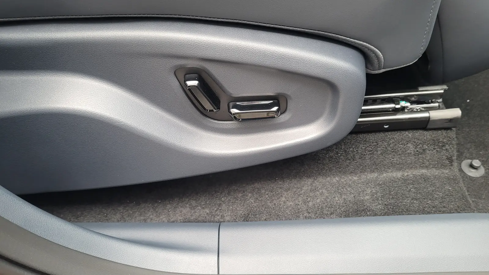 Geely E5 160 kW Automatik Baujahr 2026, schwarz, 50 km, Deutschland — Foto 10 von 26