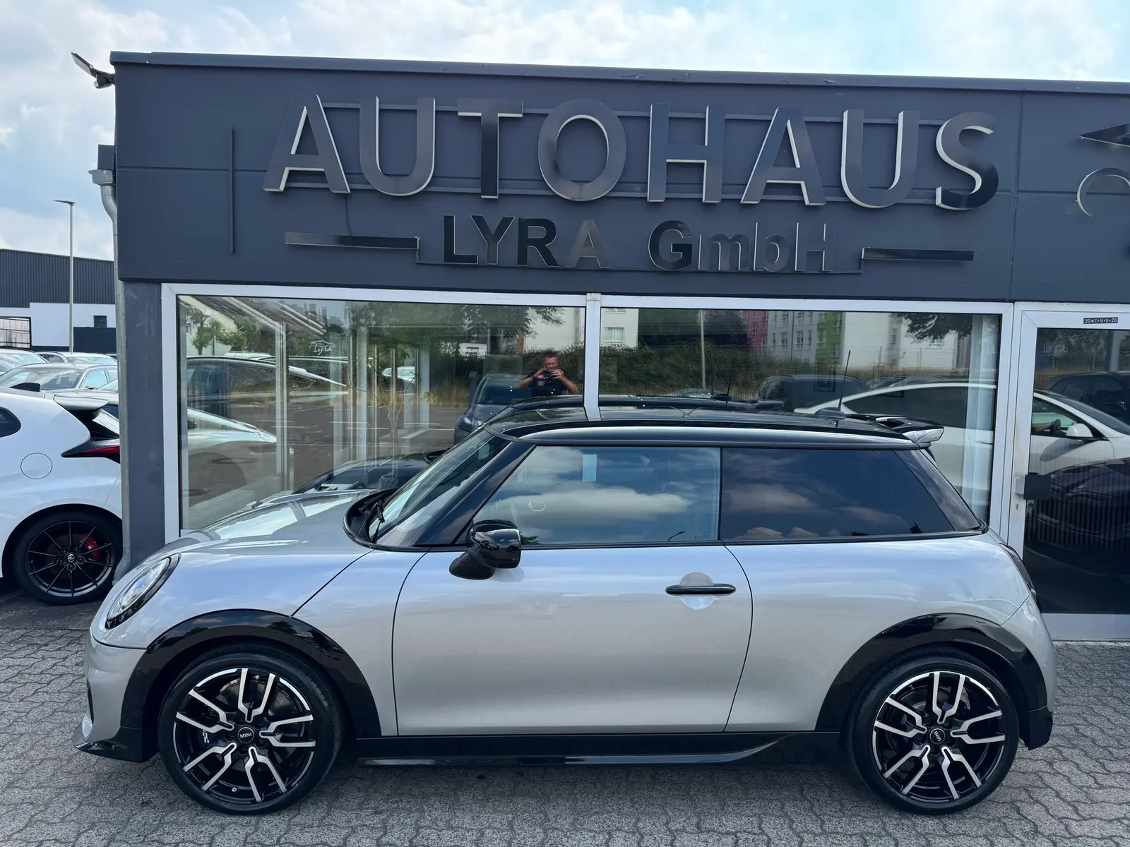 MINI Cooper S 2,0 150 kW Automatik Baujahr 2026, silber, 8.507 km, Deutschland — Foto 3 von 19