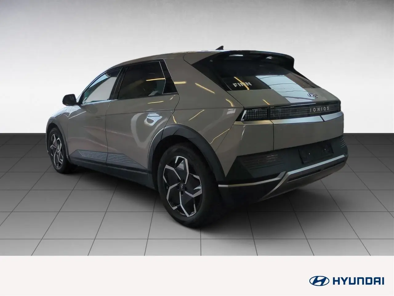 Hyundai Ioniq 168 kW 77,4 Automatik Baujahr 2024, grau, 26.000 km, Deutschland — Foto 5 von 18