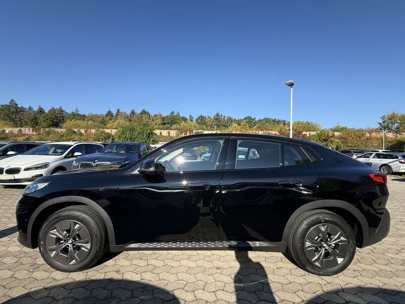 BMW iX2 Automatik, 5.000 km, Deutschland — Foto 5 von 15