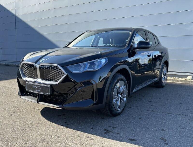BMW iX2 Automatik, 5.000 km, Deutschland — Foto 4 von 18