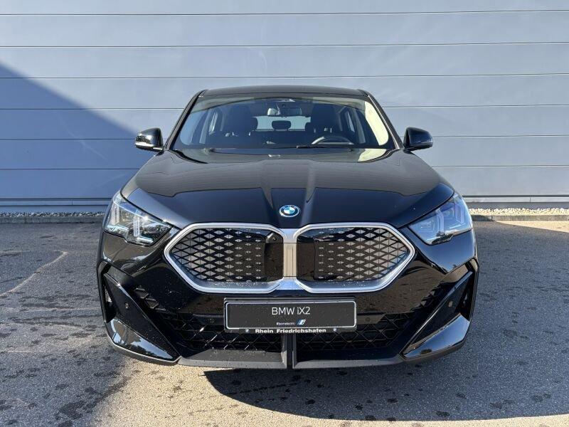 BMW iX2 Automatik, 5.000 km, Deutschland — Foto 5 von 18
