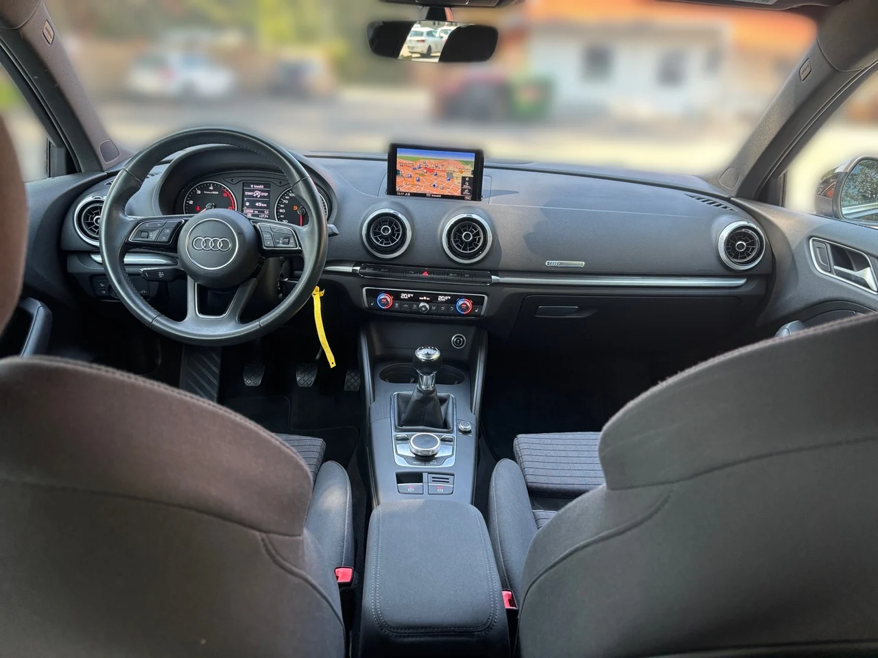 Audi A3 1,6 TDI 85 kW Schaltgetriebe Baujahr 2019, MYTHOSSCHWARZ METALLIC, 118.600 km, Österreich — Foto 16 von 17