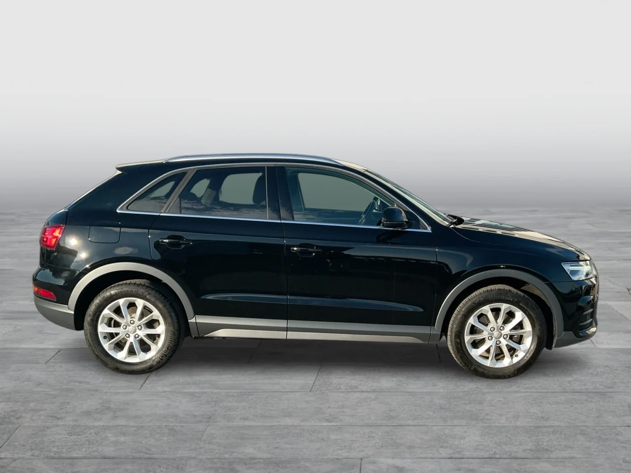 Audi Q3 1,4 TFSI 110 kW Automatik Baujahr 2015, A2 Brillantschwarz, 88.355 km, Österreich — Foto 6 von 23