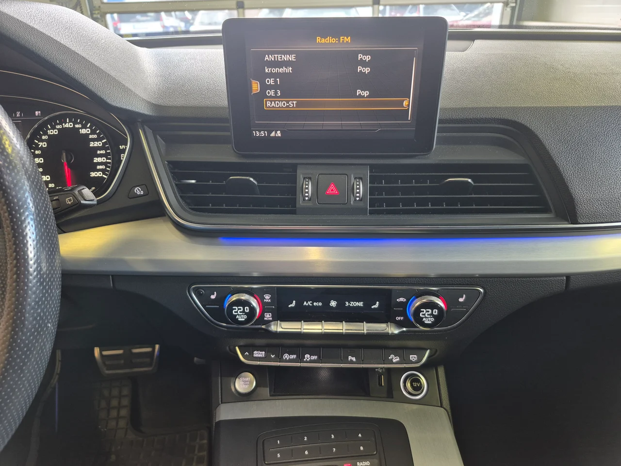 Audi Q5 4x4 2,0 TDI 120 kW Automatik Baujahr 2018, navarrablau metallic, 170.094 km, Österreich — Foto 10 von 17
