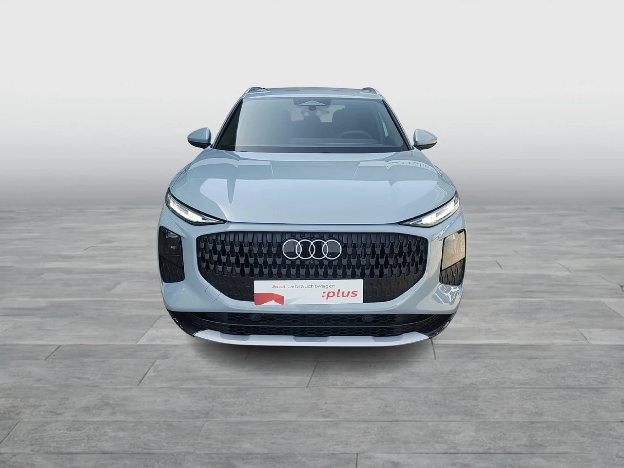 Audi Q3 1,5 110 kW TFSI Automatik Baujahr 2026, Pfeilgrau Perleffekt, 2.000 km, Österreich — Foto 2 von 32