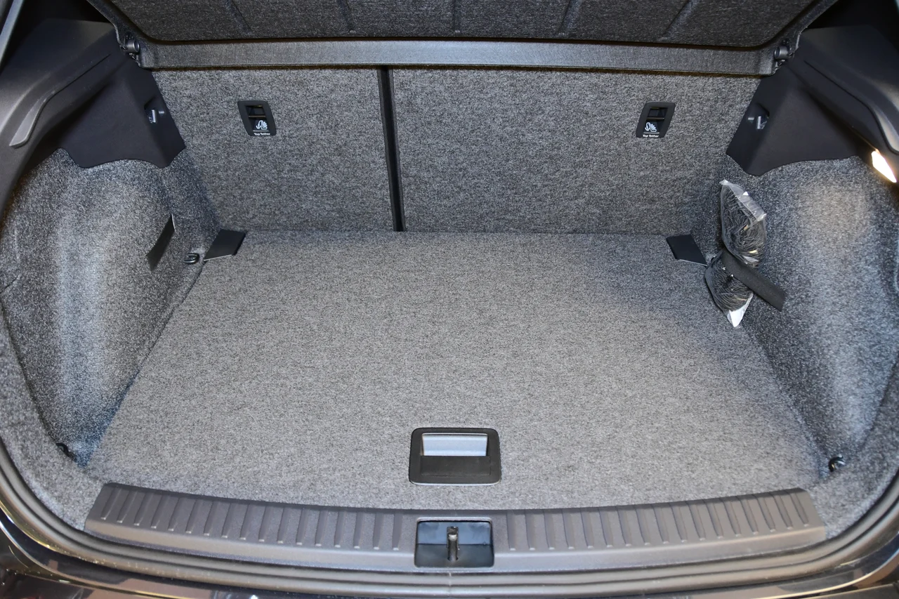 Seat Arona 1,0 TSI 70 kW Schaltgetriebe Baujahr 2025, Magnet-Grau Metallic, 16.877 km, Österreich — Foto 12 von 13